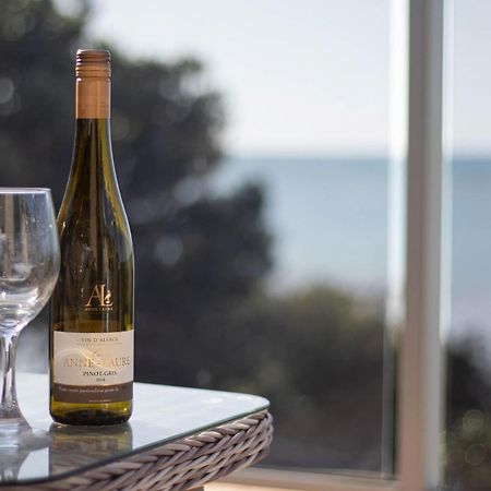 Beachfront Bliss On Wanaka Terrace Support Local Villa New Plymouth Esterno foto