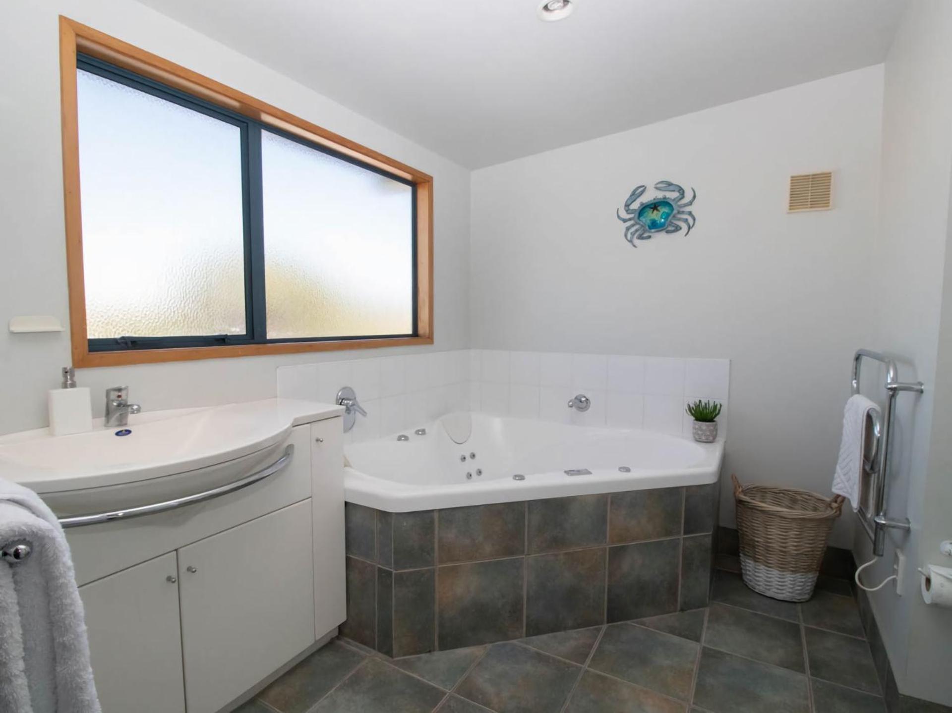 Beachfront Bliss On Wanaka Terrace Support Local Villa New Plymouth Esterno foto