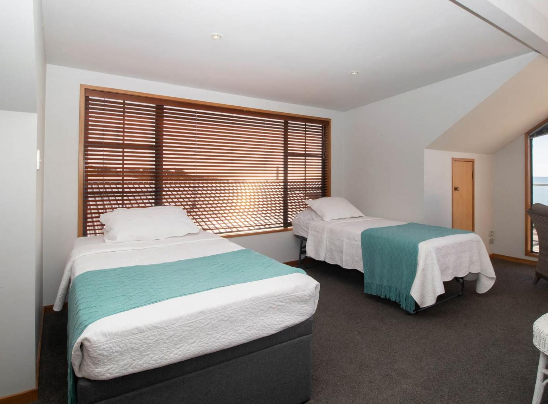 Beachfront Bliss On Wanaka Terrace Support Local Villa New Plymouth Esterno foto