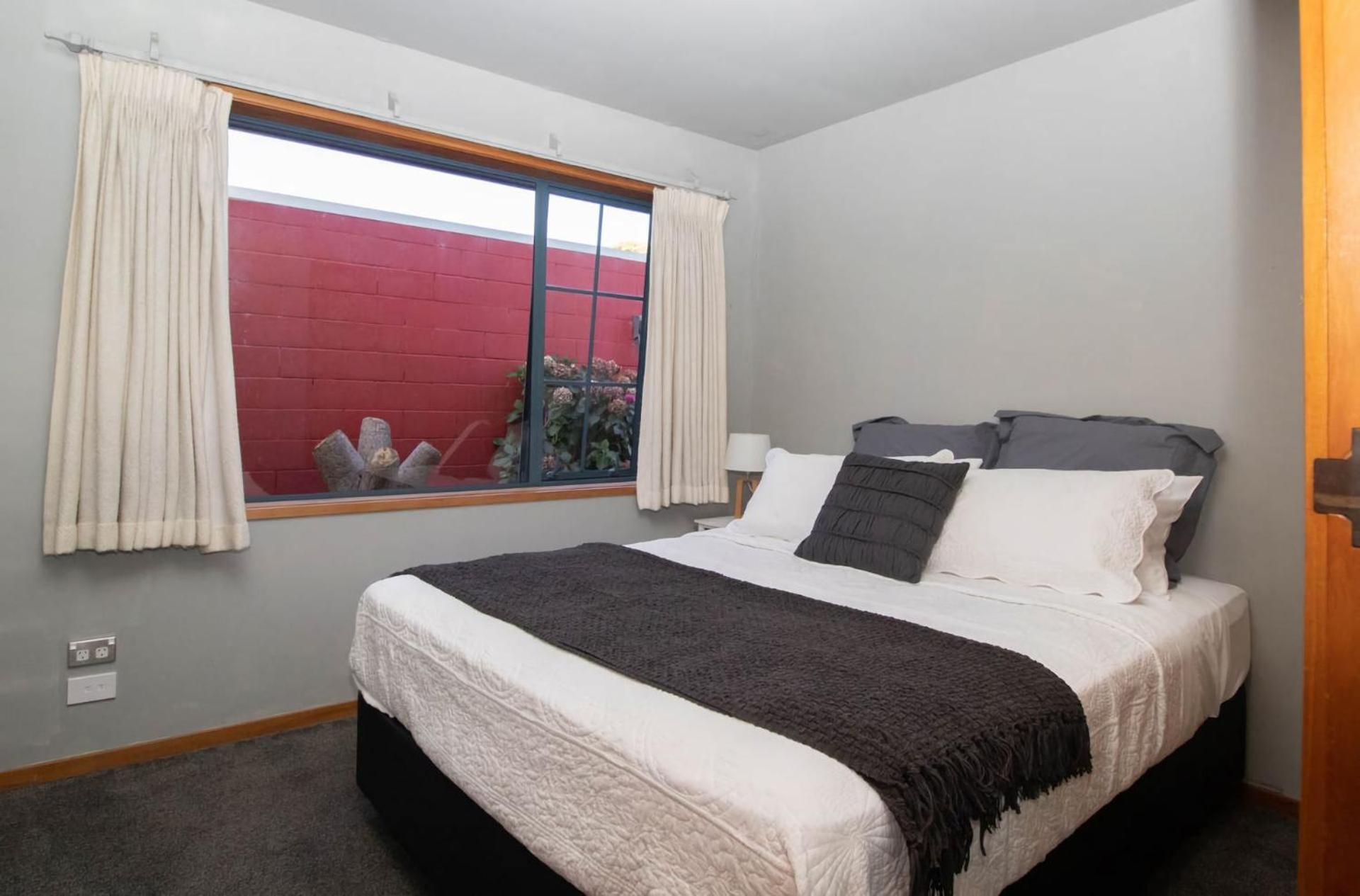 Beachfront Bliss On Wanaka Terrace Support Local Villa New Plymouth Esterno foto