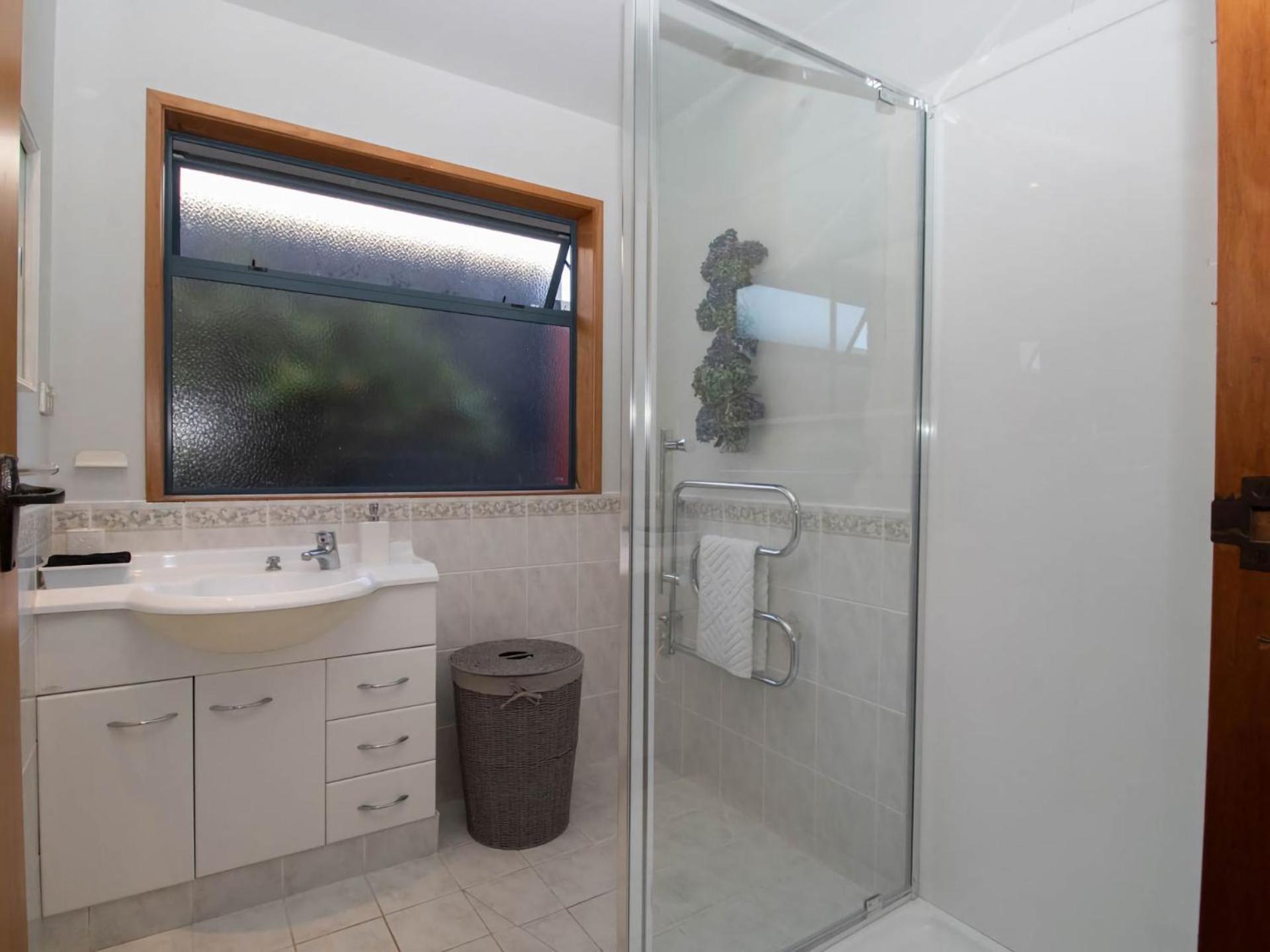 Beachfront Bliss On Wanaka Terrace Support Local Villa New Plymouth Esterno foto