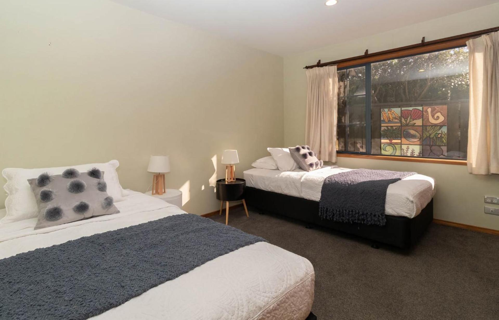 Beachfront Bliss On Wanaka Terrace Support Local Villa New Plymouth Esterno foto