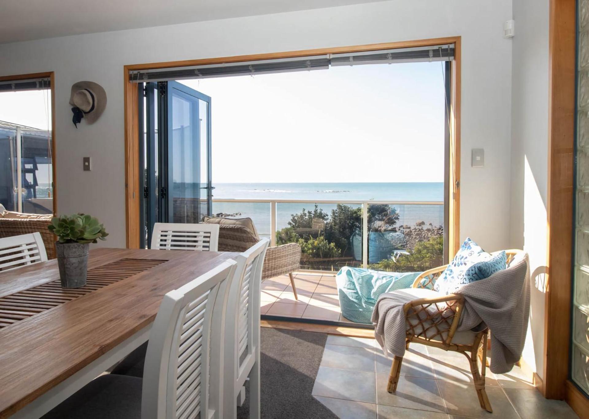 Beachfront Bliss On Wanaka Terrace Support Local Villa New Plymouth Esterno foto